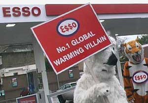 Stop Esso Day: copyright Alex Snelling