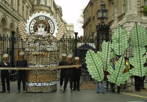 Greenpeace deliver forest art to Blair