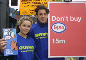 Stop Esso day: Julia Sawalha and Alan Davies