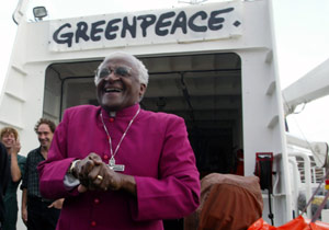 Archbishop Tutu blesses the MV Esperanza