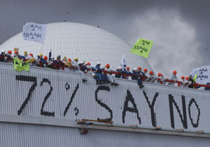  Greenpeace occupy Sizewell in 2002: 72% say no to nuclear power