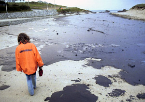 Oil spill from Prestige tanker