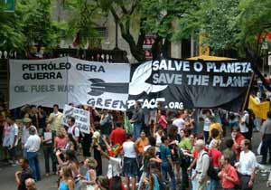 Brazil: Greenpeace joins the World Social Forum in protest against war in Iraq