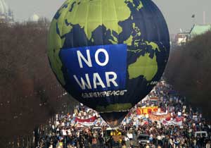 Greenpeace balloon over Berlin peace march