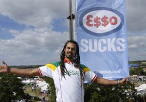 Michael Franti at Glastonbury 2002