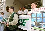 Greenpeace volunteers outside the Spanish Embassy, Moscow