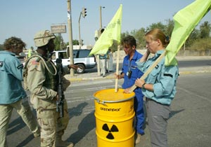 Radiation barrels are presented to Iraqi administration