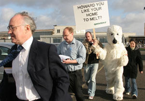 Polar bear confronts Tory leader Michael Howard