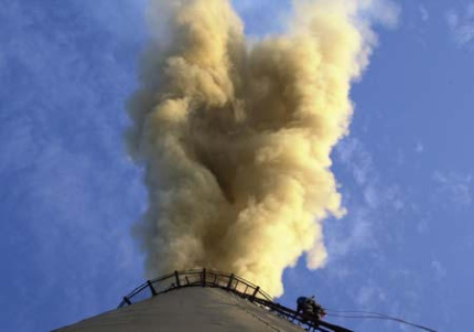 Greenpeace activist climbs 700ft coal plant smoke stack