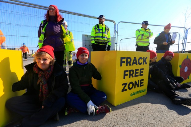 Campaigners Block Work at Fracking Site in Lancashire, UK