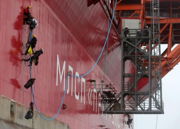 Activists board the Gazprom Prirazlomnaya oil drilling platform, Russia