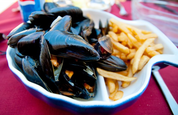 A picture of moules frites