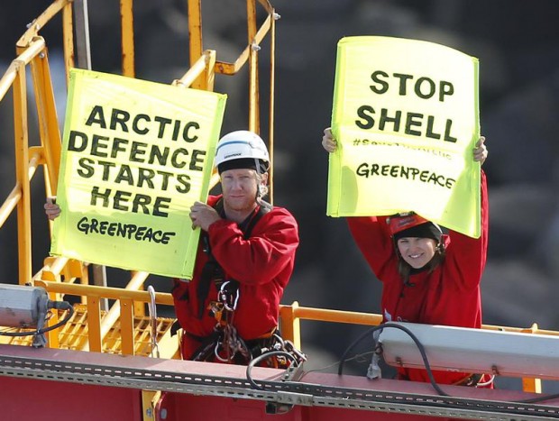 Activists on Shell contracted drillship