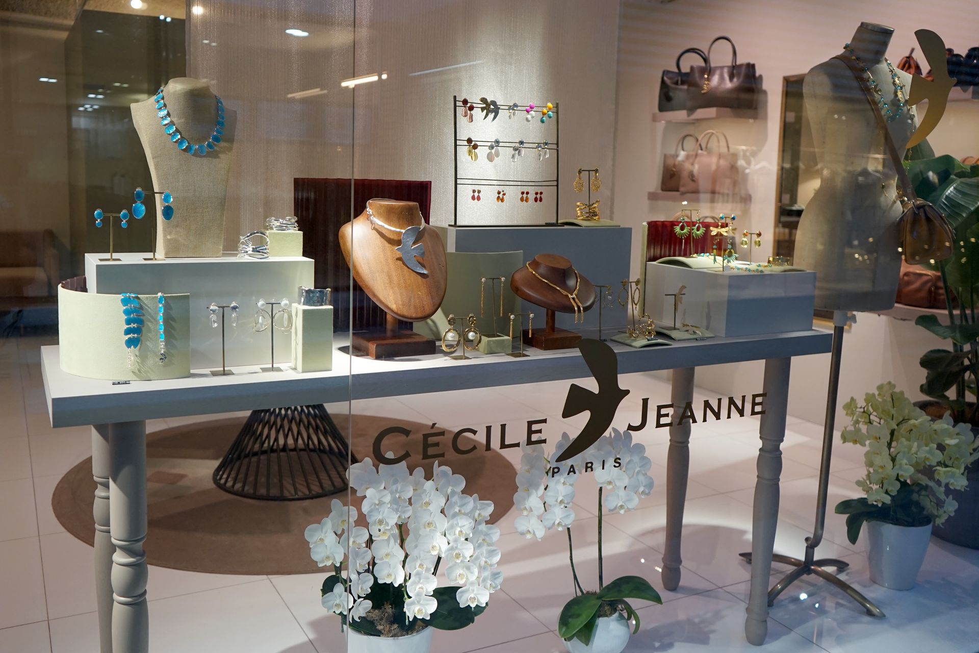 CÉCILE ET JEANNEセシル・エ・ジャンヌ   Granstra   展示会サービス