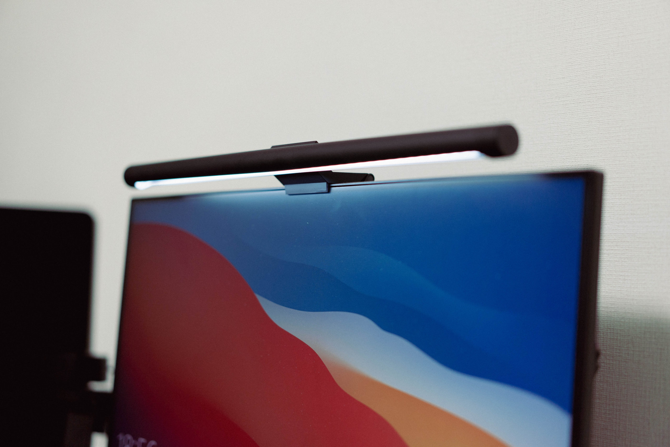 デスクライトはこれを選べば間違いなし！最強コスパのモニターライト Xiaomi「Mi Computer monitor light bar」長期レビュー