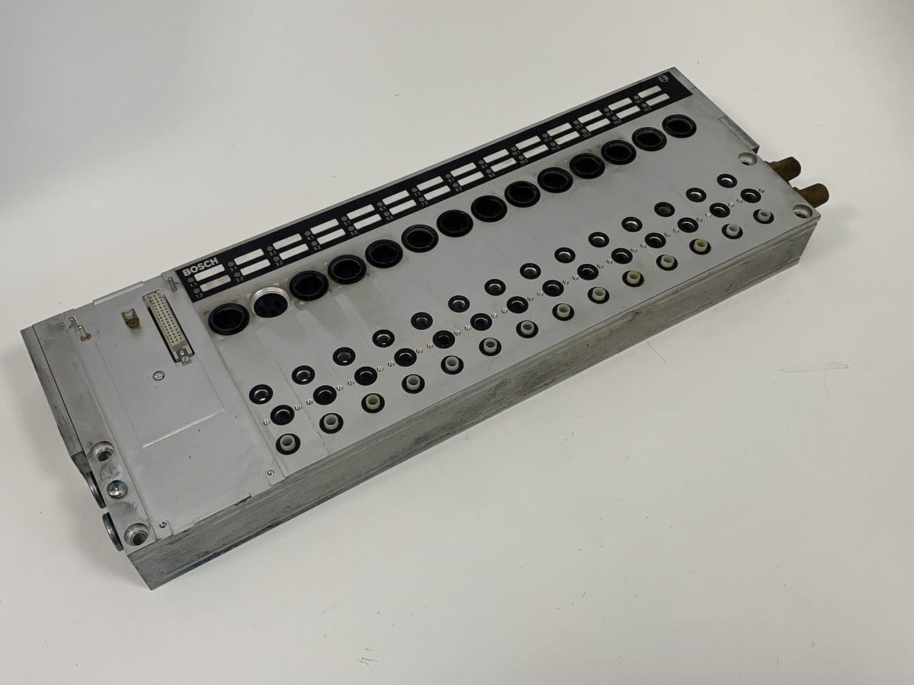 0 821 300 400 N Bosch Pneumatic Valve Block for Autoplate
