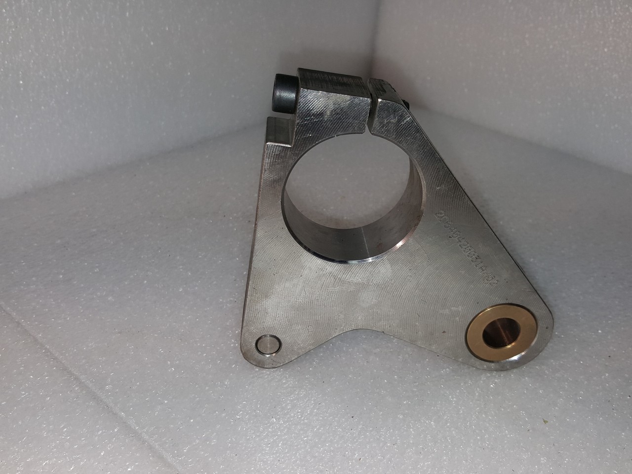 2 C 640420031A/02 Goss Bracket for former nose