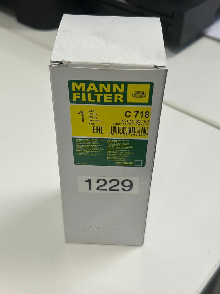 C 718 MANN Filter Air filter