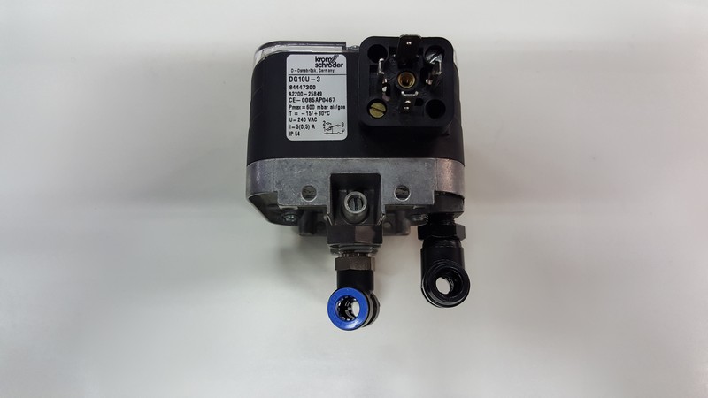 84447300 Krom Schroder DG10U-3 Pressure switch for gas DG
