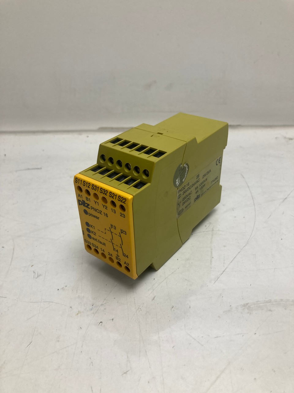 774060 Pilz Safety relay PNOZ-16 2S
