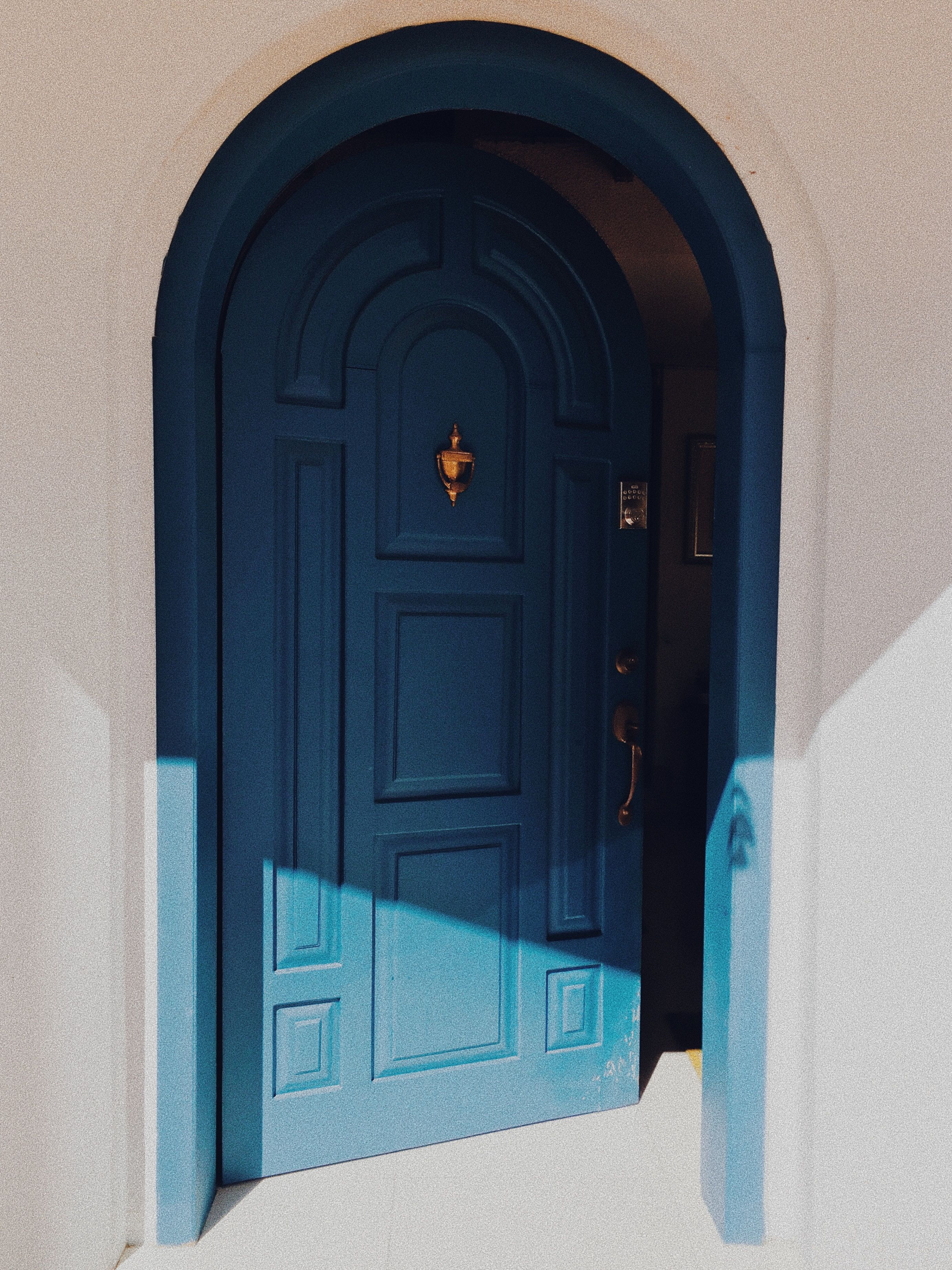 Foto Desain Pintu Rumah Lengkung