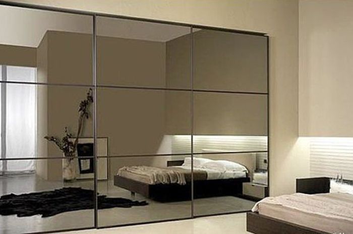 dinding-cermin-di-kamar-tidur-sempit.jpeg