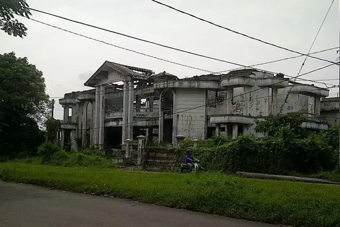 rumah hantu darmo.webp