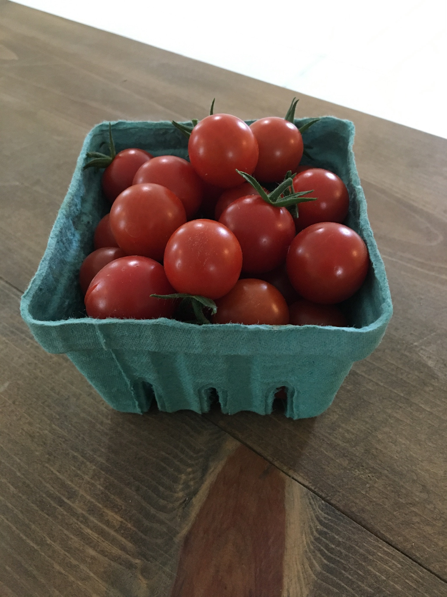 Tomatoes-Cherry