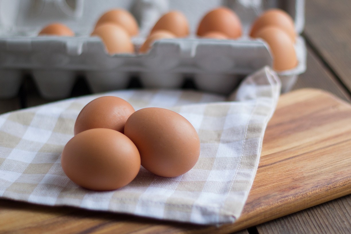 Eggs, 2.5 Dozen FLAT Grade A Medium Pasture-Raised GMO Free