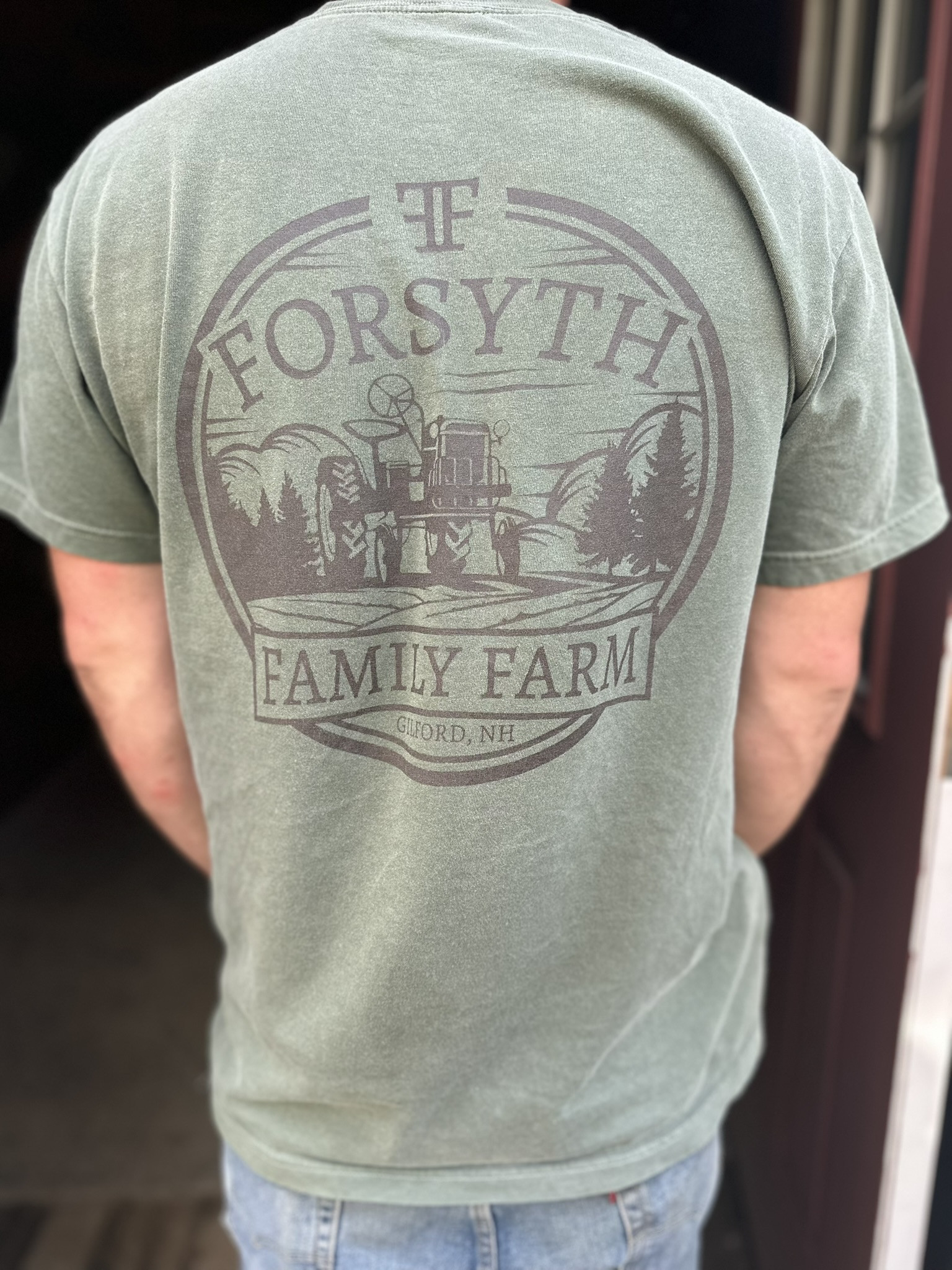 XL Forsyth Family Farm T-Shirt