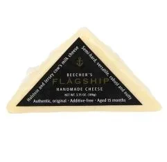 Cheddar - Flagship Wedge (Beechers)