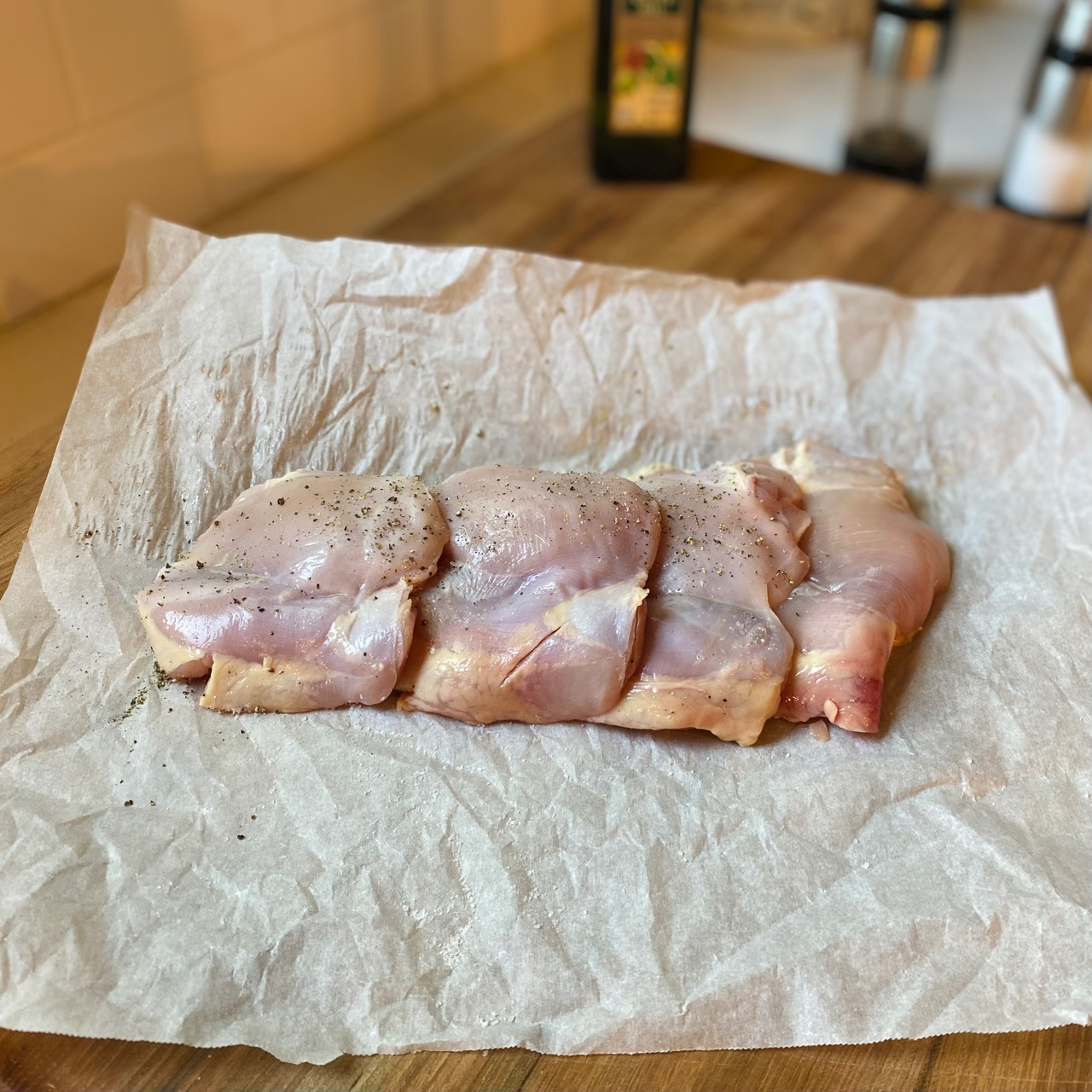 Boneless Skinless Chicken Thighs (4 ct)