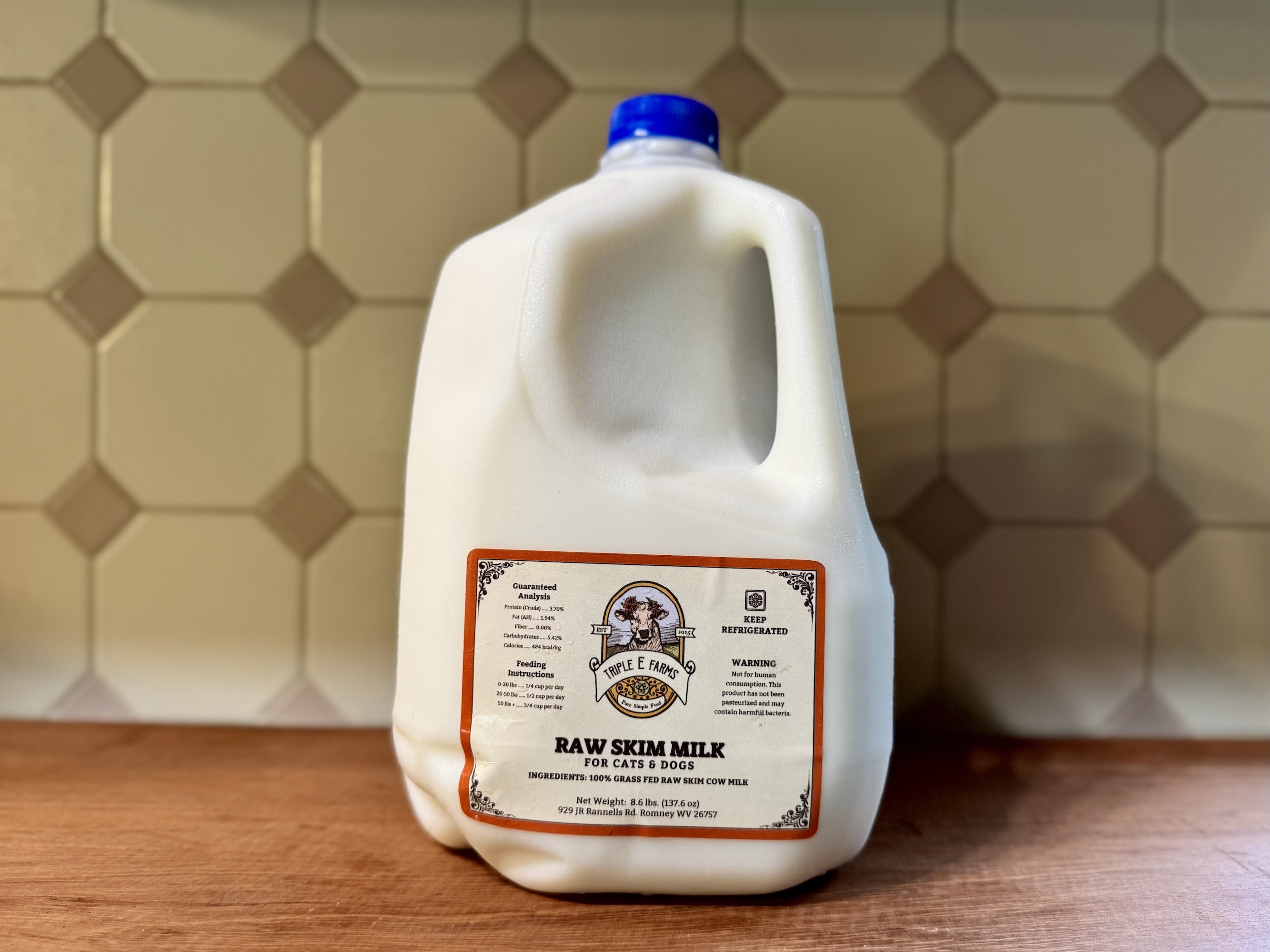 Raw Cow SKIM Milk for Cats & Dogs, 1 Gallon in Plastic**