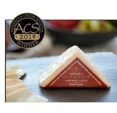 Cheddar - 4 Year Aged Flagship Wedge (Beechers)