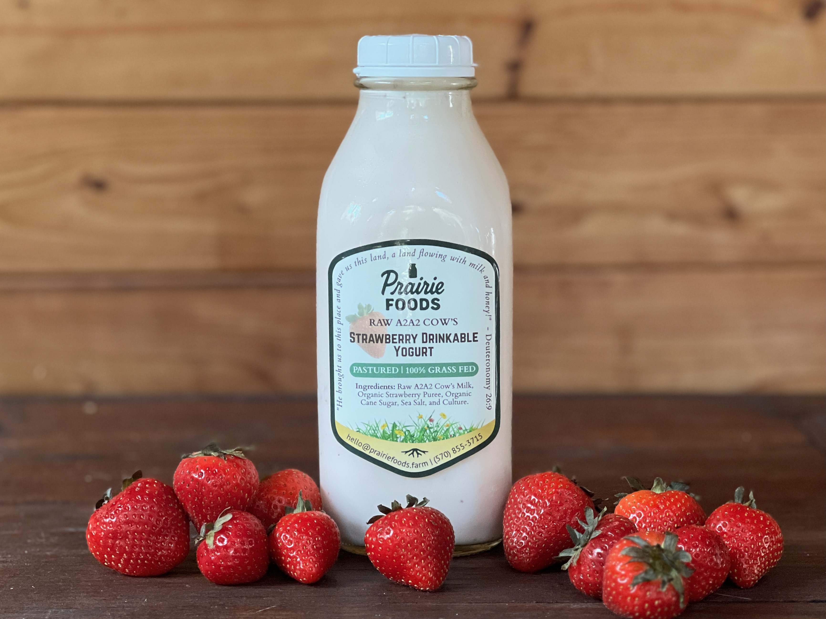 Strawberry Drinkable Yogurt, 1 quart (Glass)