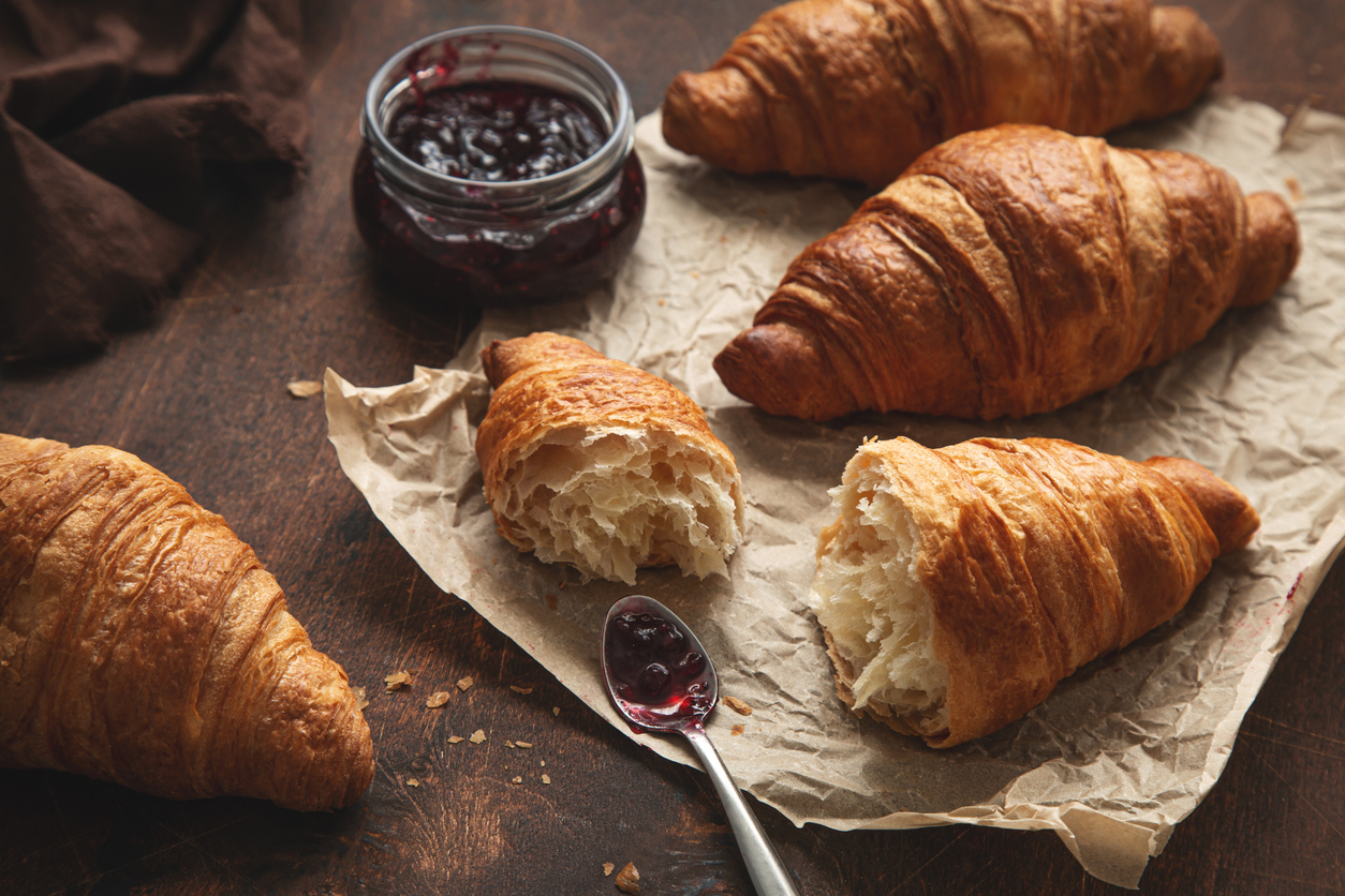 Bread Bandits: XL Croissant - 4 Pack