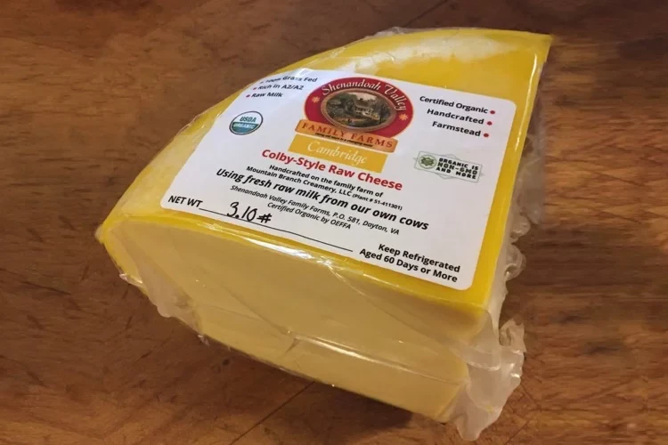 2.7-2.9lb | 1/4 WHEEL COLBY RAW CHEESE