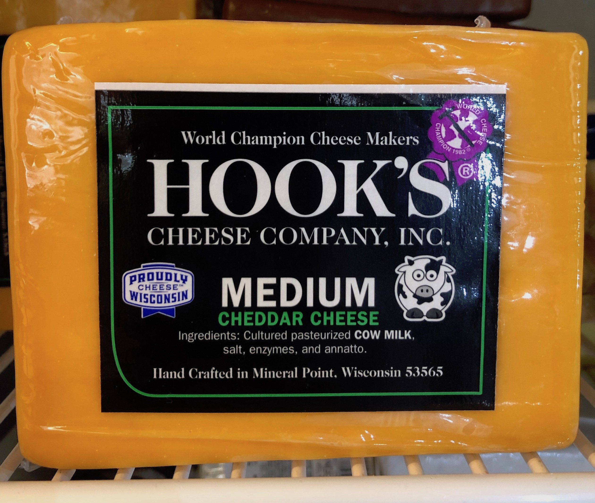 Hook's Medium Cheddar