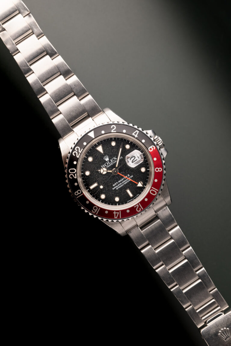 Rolex GMT Master vs Submariner: A Luxurious Comparison