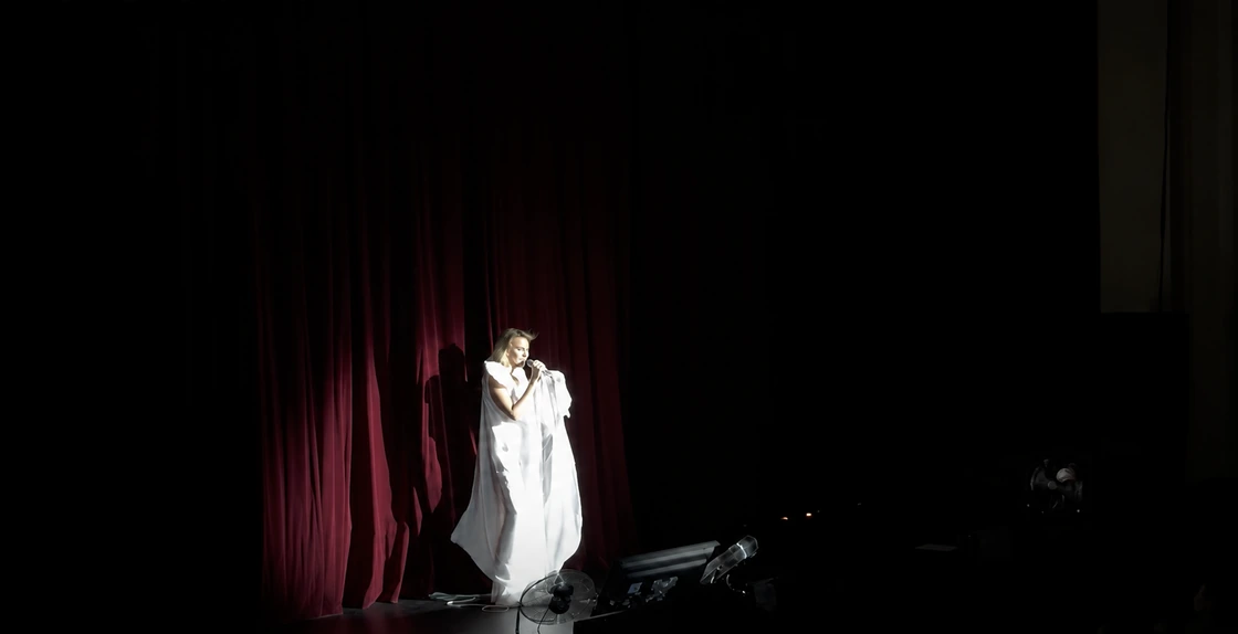 Grey Wiese, Berlin Sergey Grigorev-Appolonov, singing in a white stage costume