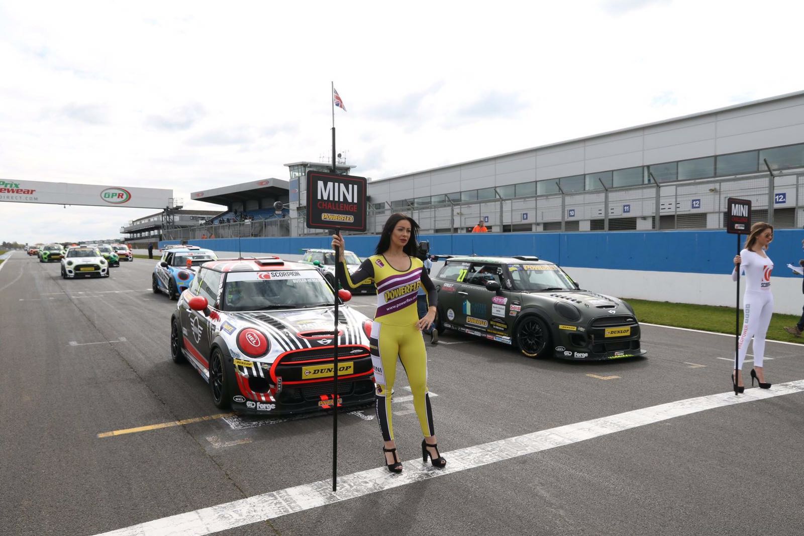 Mini Challenge 2016 Donington Park 01