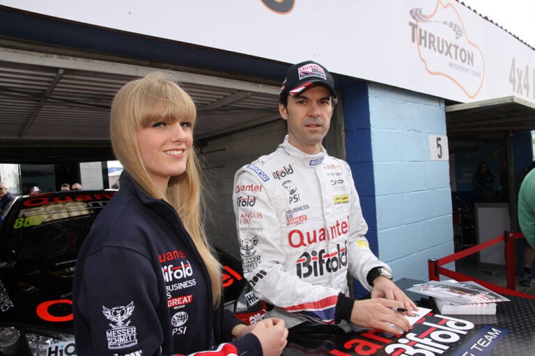 Grid Girl with Triple 8Quantel BiFold at Thruxton BTCC on 4th May 2014 01