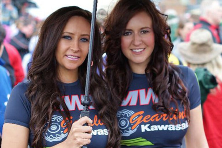 Grid Girls with MWR Kawasaki at Croft British Superbikes on 15th May 2011 02