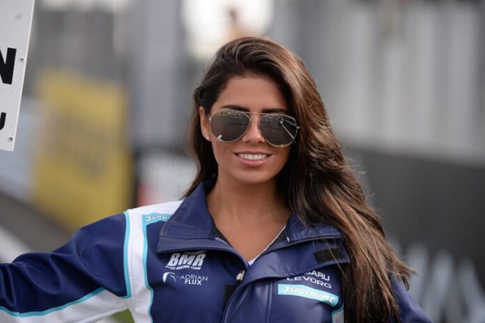 Grid Girls With Bmr Btcc At Brands Hatch Btcc On 2nd October 2016