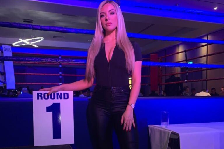 Ring Girls with ARC Promotions in Colchester on 16th Nov 2019