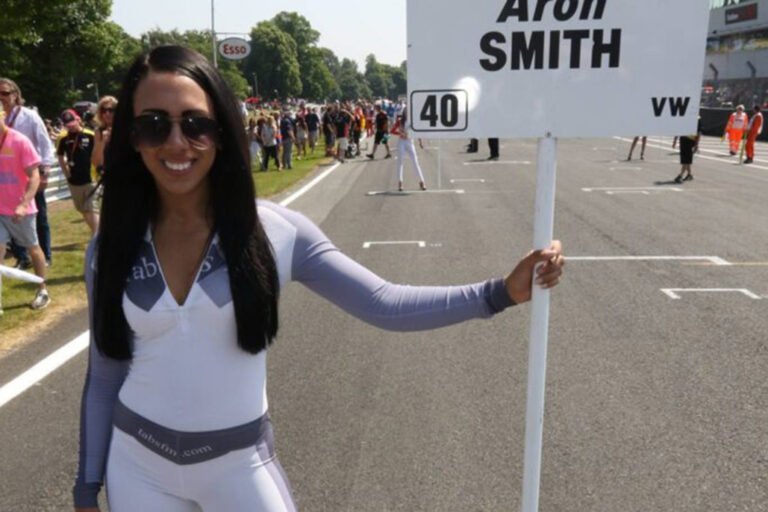 Grid Girl With Bkr Btcc At Oulton Park Btcc On 5th June 2016