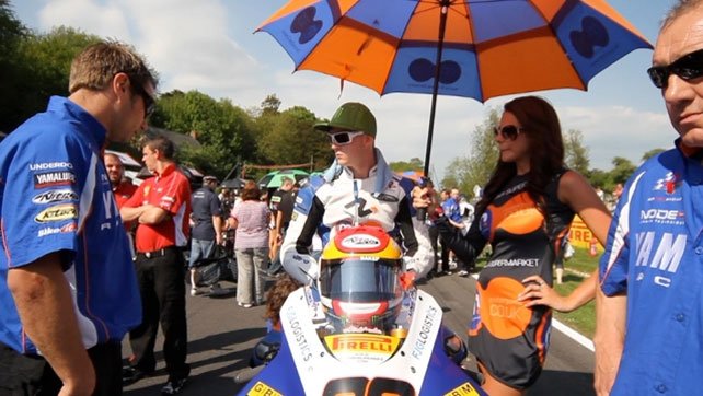 Grid Girls With Motorpoint Yamaha At Cadwell Park British Superbikes In 23rd May 2010