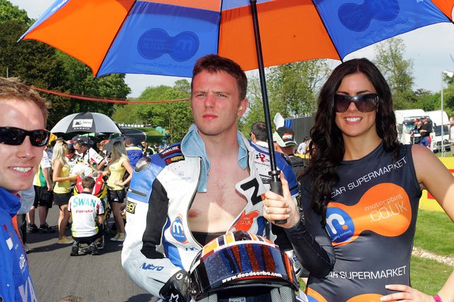 Grid Girls With Motorpoint Yamaha At Cadwell Park British Superbikes In 23rd May 2010