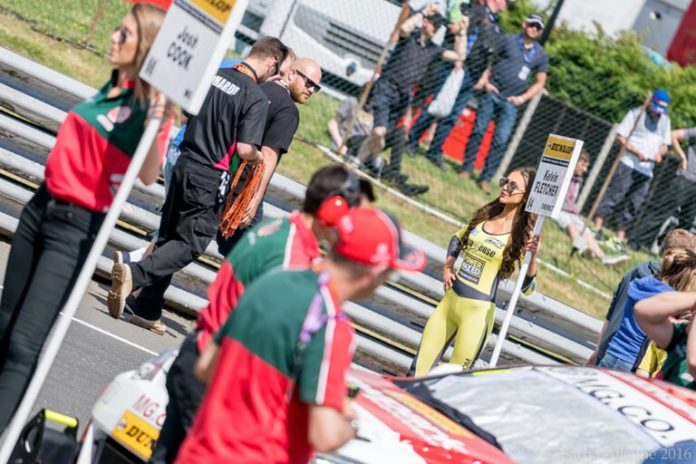 Grid Girls With Power Maxed Btcc At Snetterton Btcc On 31st July 2016