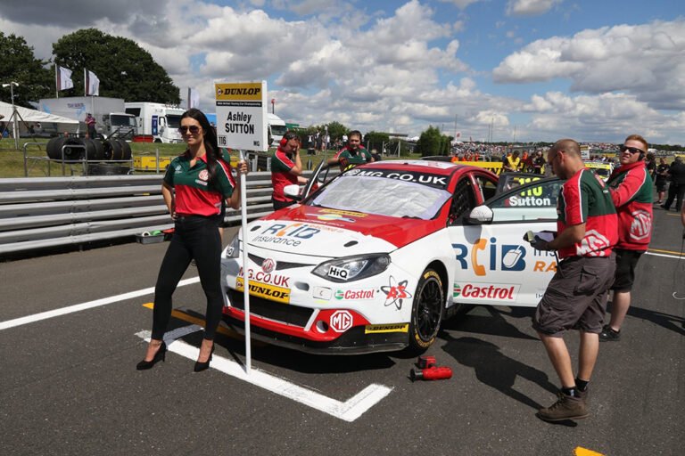 Grid Girls With Triple 8 Btcc At Snetterton Btcc On 31st July 2016